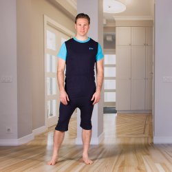 Dess. 1050 Heldragt lynls i ryg. Til bde damer og herrer. Bl, marine eller grn.